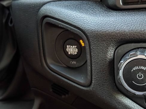 Used 2024 Jeep Wrangler Unlimited AWD/4WD image 28