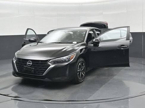 Used 2025 Nissan Sentra SV FWD image 56