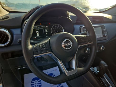 Used 2025 Nissan Versa SV w/ Trunk Package image 17