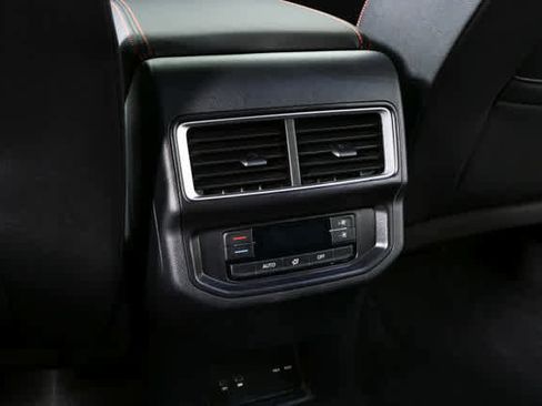 Certified 2025 Volkswagen Atlas Peak Edition SE AWD/4WD image 22