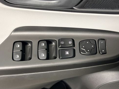 Used 2023 Hyundai Kona SEL FWD image 16