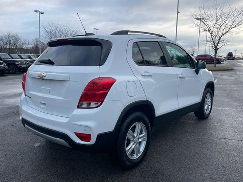 Used 2021 Chevrolet Trax LT w/ Premium Seat Package image 3