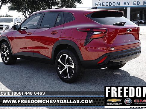 New 2026 Chevrolet Trax RS w/ Driver Confidence Package FWD image 5
