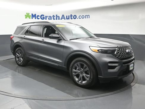 Used 2024 Ford Explorer XLT w/ Equipment Group 202A AWD/4WD image 2
