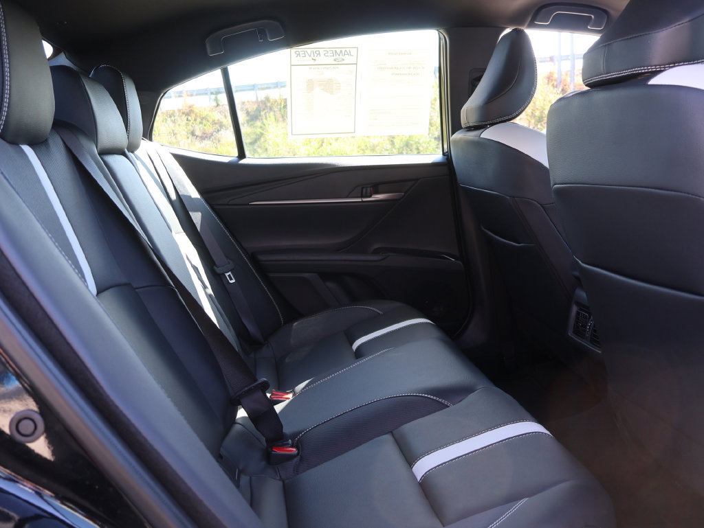 Used 2026 Toyota Camry SE FWD image 11