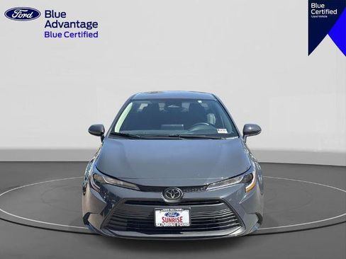 Used 2025 Toyota Corolla LE FWD image 3