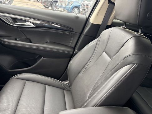 Certified 2023 Buick Envision Essence image 22