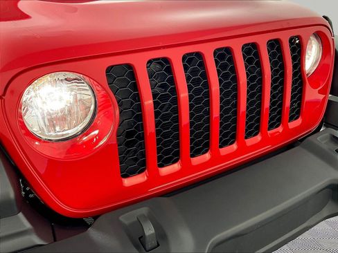Used 2024 Jeep Wrangler Sport AWD/4WD image 32