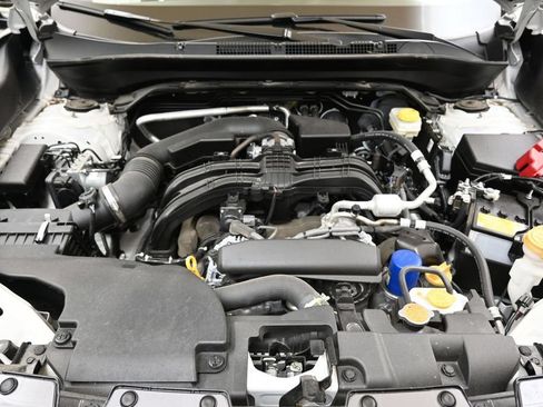 Used 2025 Subaru Forester Premium AWD/4WD image 9