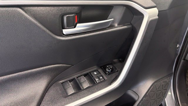 Used 2025 Toyota RAV4 XLE w/ Convenience Package AWD/4WD image 18