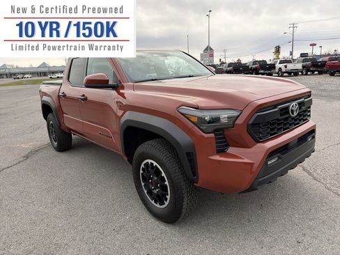Used 2025 Toyota Tacoma TRD Off-Road image 3