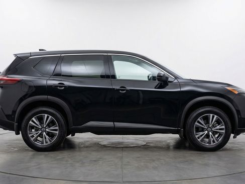 Used 2025 Nissan Rogue SV image 11