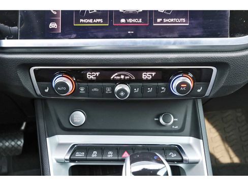 Used 2020 Audi Q3 2.0T Premium Plus w/ Premium Plus Package image 25