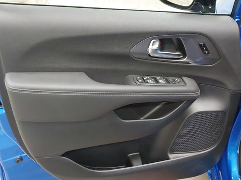 New 2026 Chrysler Pacifica Select image 24