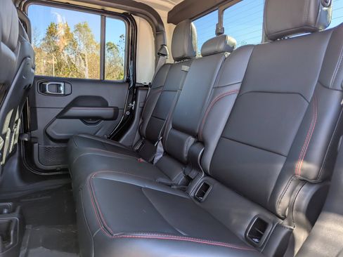 New 2026 Jeep Gladiator Rubicon w/ Safety Group AWD/4WD image 15