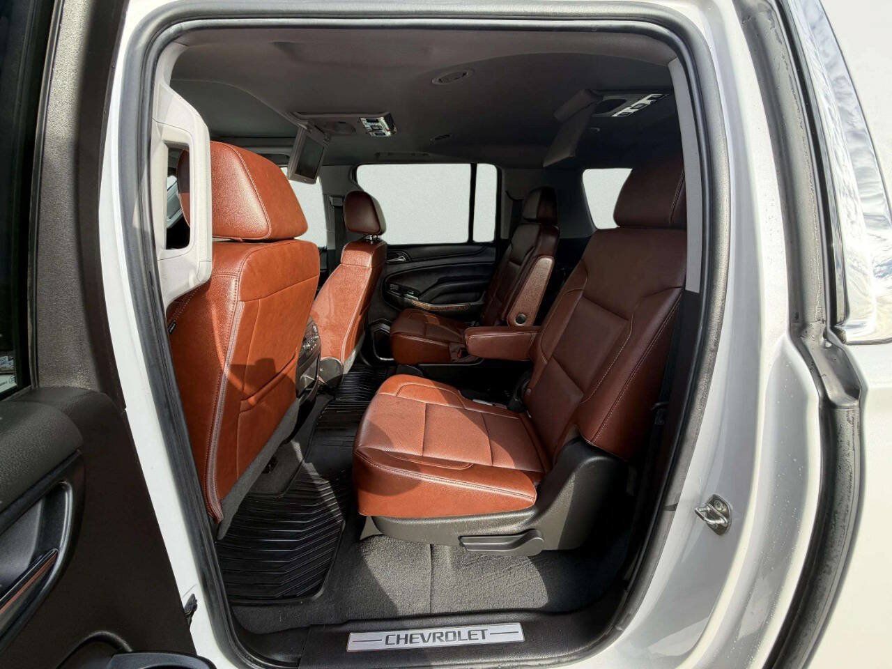 Used 2019 Chevrolet Suburban Premier w/ Premier Plus Edition AWD/4WD image 27