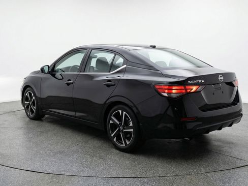 Used 2025 Nissan Sentra SV image 6