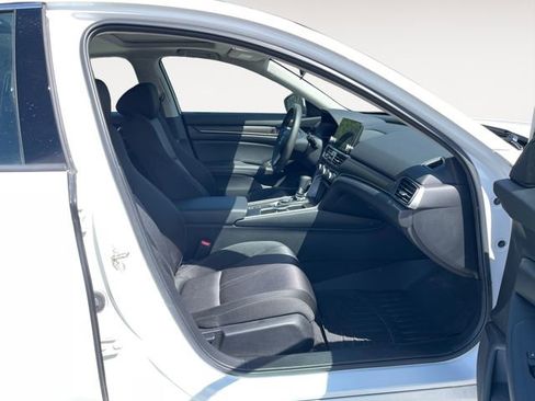 Used 2019 Honda Accord EX image 15