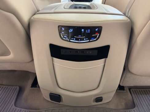Used 2017 Cadillac Escalade ESV Premium Luxury AWD/4WD image 26
