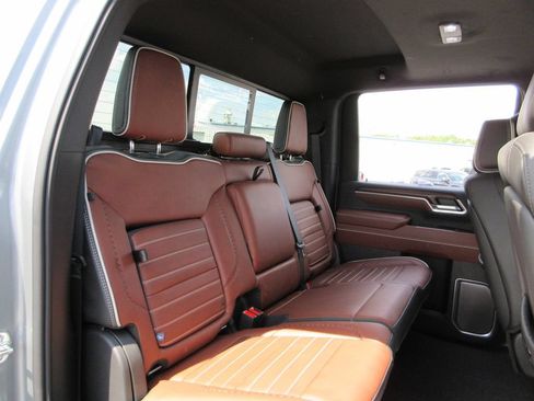 Certified 2026 GMC Sierra 3500 Denali Ultimate AWD/4WD image 28