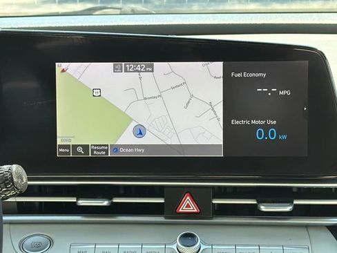 Used 2021 Hyundai Elantra Limited w/ Cargo Package image 23