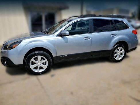 Used 2013 Subaru Outback 2.5i Premium w/ All-Weather Pkg AWD/4WD image 7