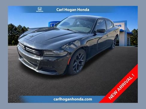 Used 2021 Dodge Charger SXT w/ Blacktop Package RWD image 1