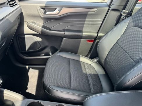 New 2025 Ford Escape Base w/ Class II Trailer Tow Package image 9