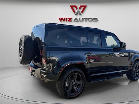 Used 2022 Land Rover Defender 110 X-Dynamic SE image 3