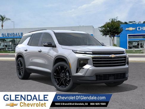 New 2026 Chevrolet Traverse LT w/ LPO, Floor Liner Package FWD image 7