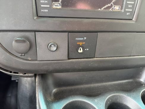 Used 2017 GMC Savana 2500 RWD image 36
