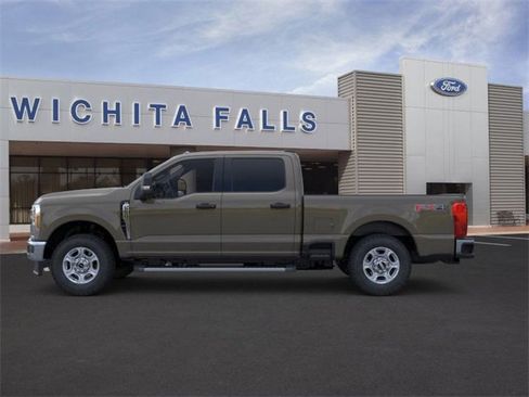 New 2026 Ford F250 XLT w/ FX4 Off-Road Package image 3