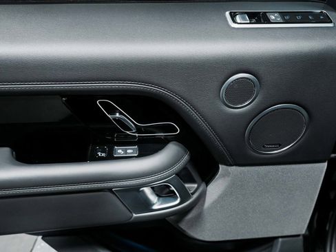 Used 2020 Land Rover Range Rover HSE image 15