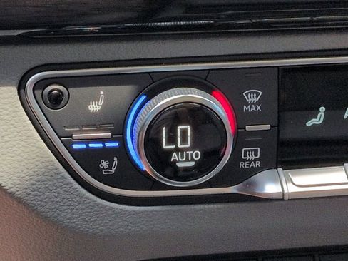 Used 2020 Audi Q5 Prestige AWD/4WD image 24