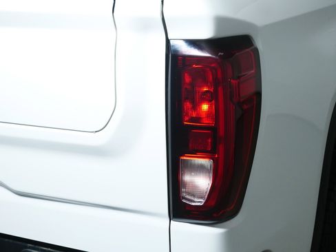 Used 2022 GMC Sierra 1500 SLE AWD/4WD image 17