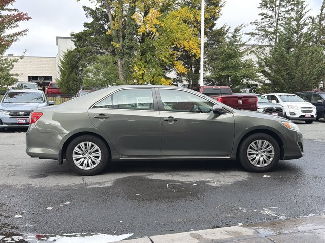 Used 2014 Toyota Camry LE FWD image 6