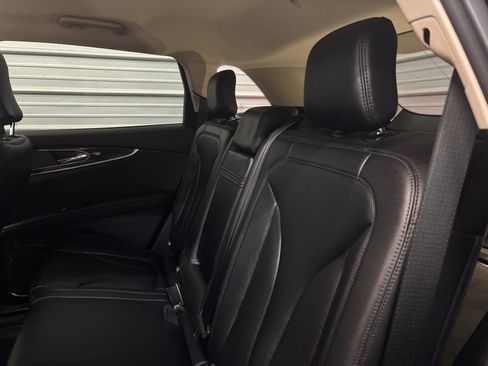 Used 2022 Lincoln Nautilus AWD image 29