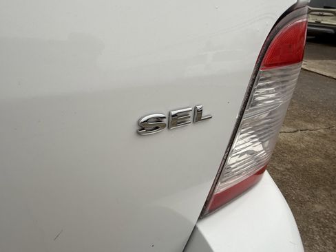 Used 2008 Ford Taurus X SEL image 10