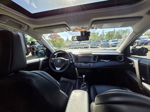 Used 2015 Toyota RAV4 Limited w/ Technology Package AWD/4WD image 14