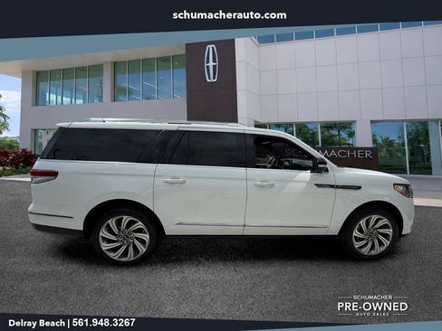 Used 2022 Lincoln Navigator L Reserve RWD image 8