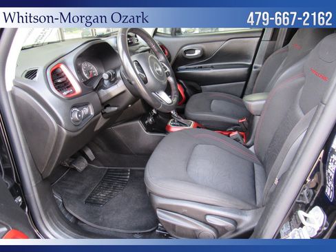 Used 2019 Jeep Renegade Trailhawk w/ UConnect 8.4 Nav Group AWD/4WD image 24