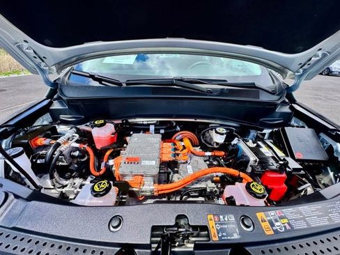 Used 2023 Chevrolet Bolt EUV LT w/ Driver Confidence Package FWD image 10