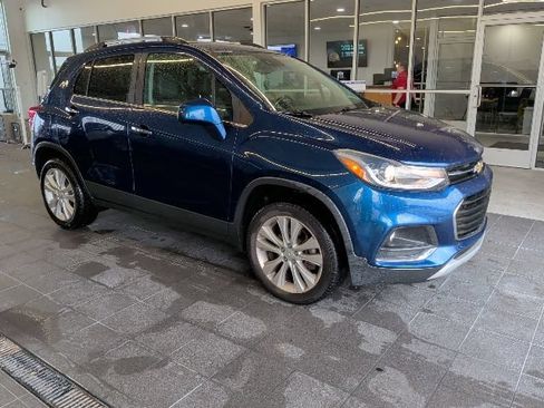 Used 2019 Chevrolet Trax Premier AWD/4WD image 2