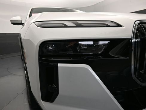 Used 2025 BMW 740i xDrive image 55