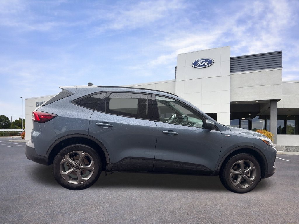 Certified 2025 Ford Escape ST-Line Select AWD/4WD image 9