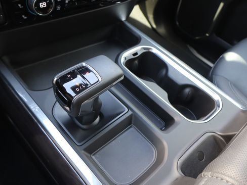 Certified 2025 Chevrolet Silverado 1500 LTZ w/ Technology Package image 31