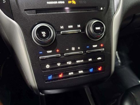 Used 2019 Lincoln MKC Select w/ Select Plus Package image 31