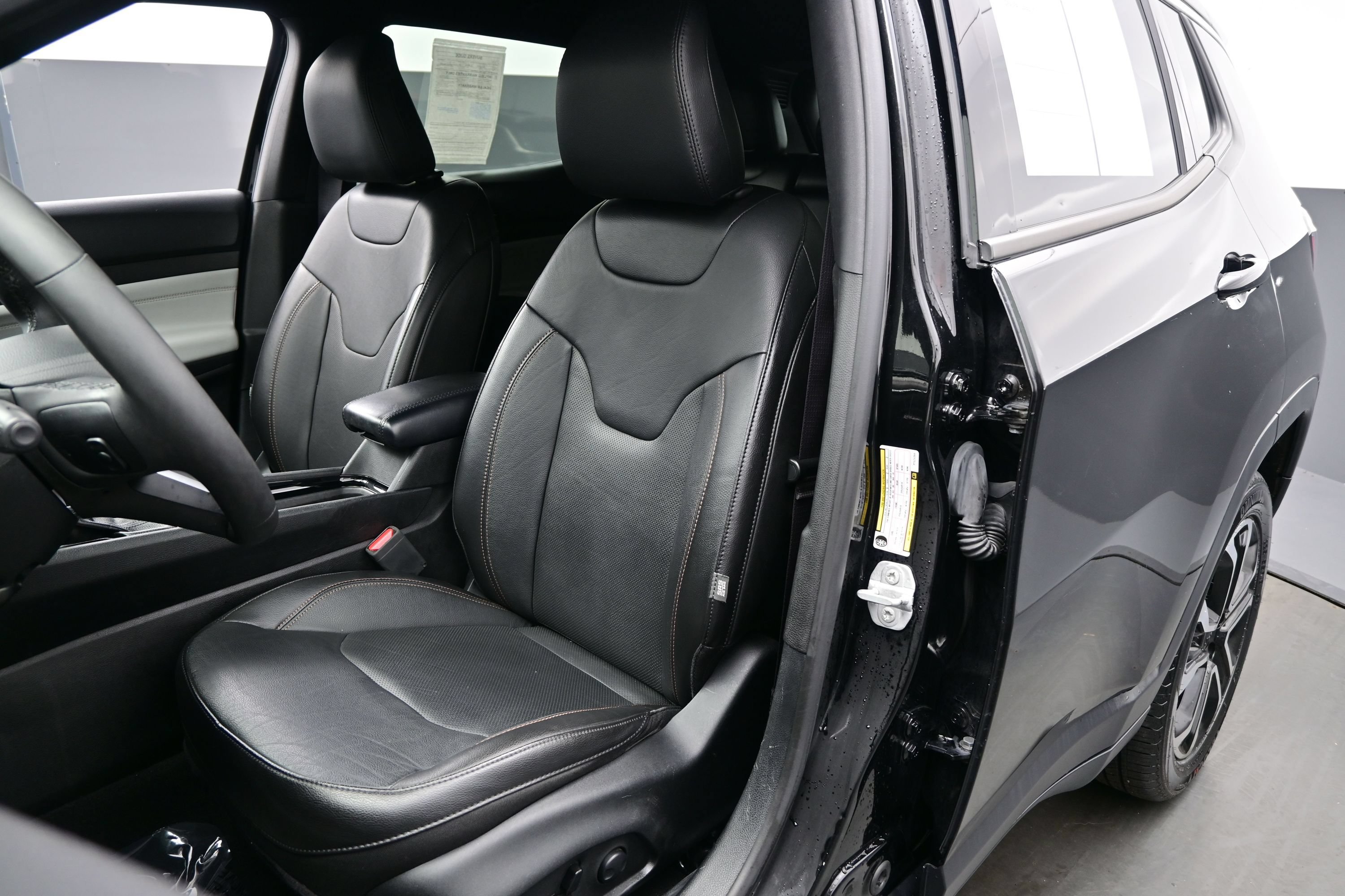 Used 2023 Jeep Compass Limited AWD/4WD image 11