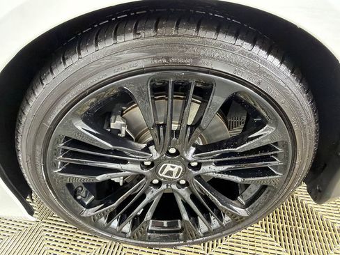 Used 2021 Honda Accord Touring image 13