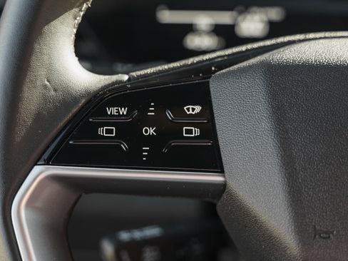 Used 2025 Audi Q5 Premium Plus w/ Premium Plus image 18